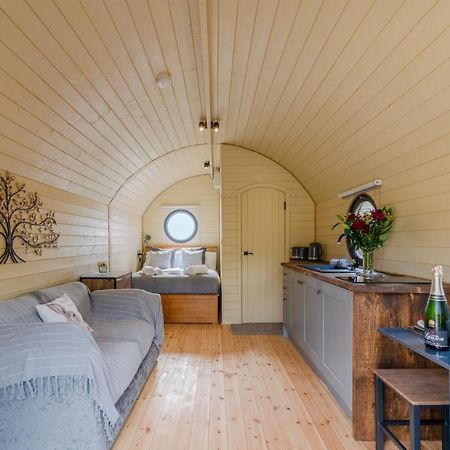 فيلا Laburnum Farm Estate Alderton  المظهر الخارجي الصورة