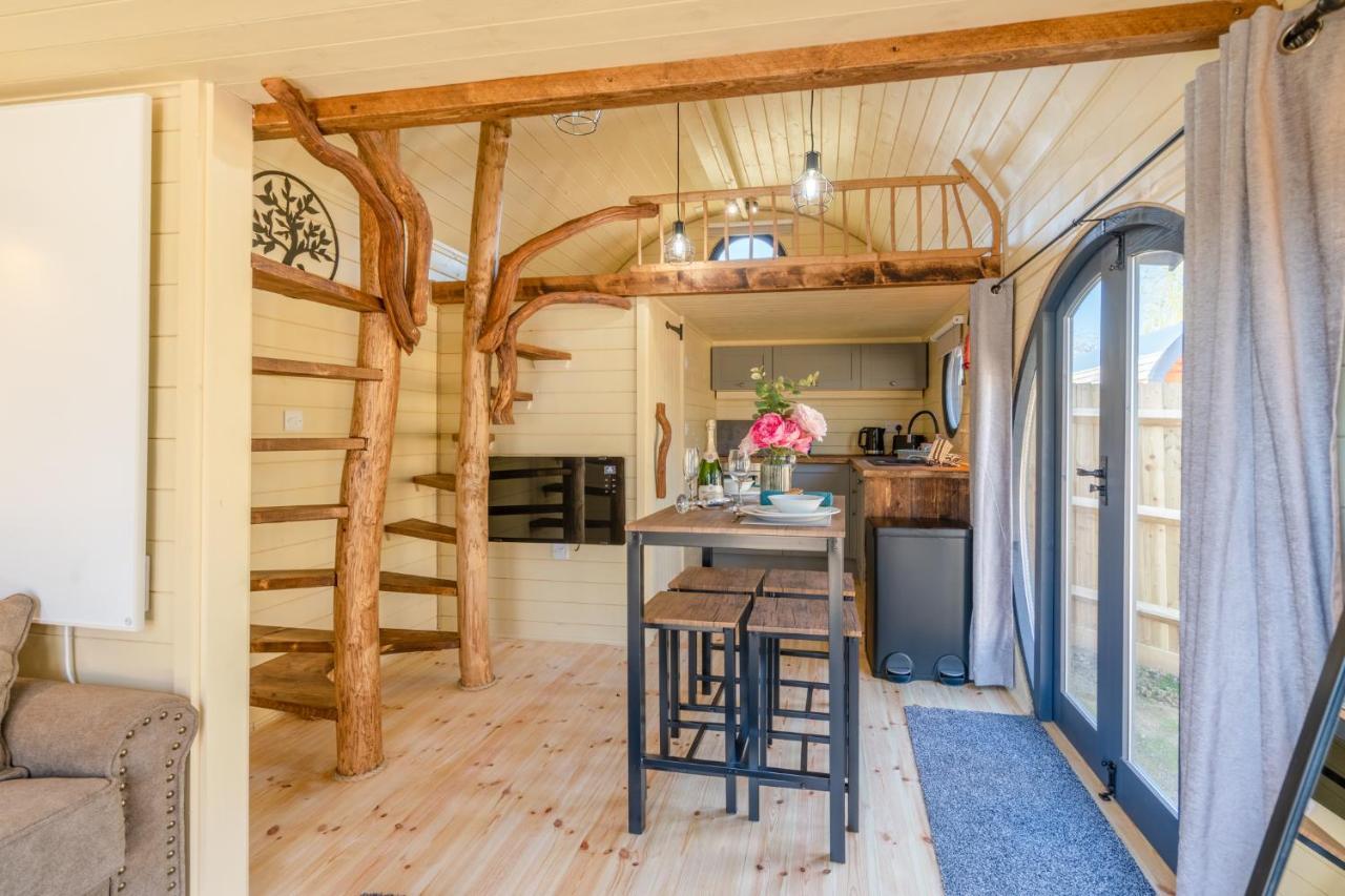فيلا Laburnum Farm Estate Alderton  المظهر الخارجي الصورة
