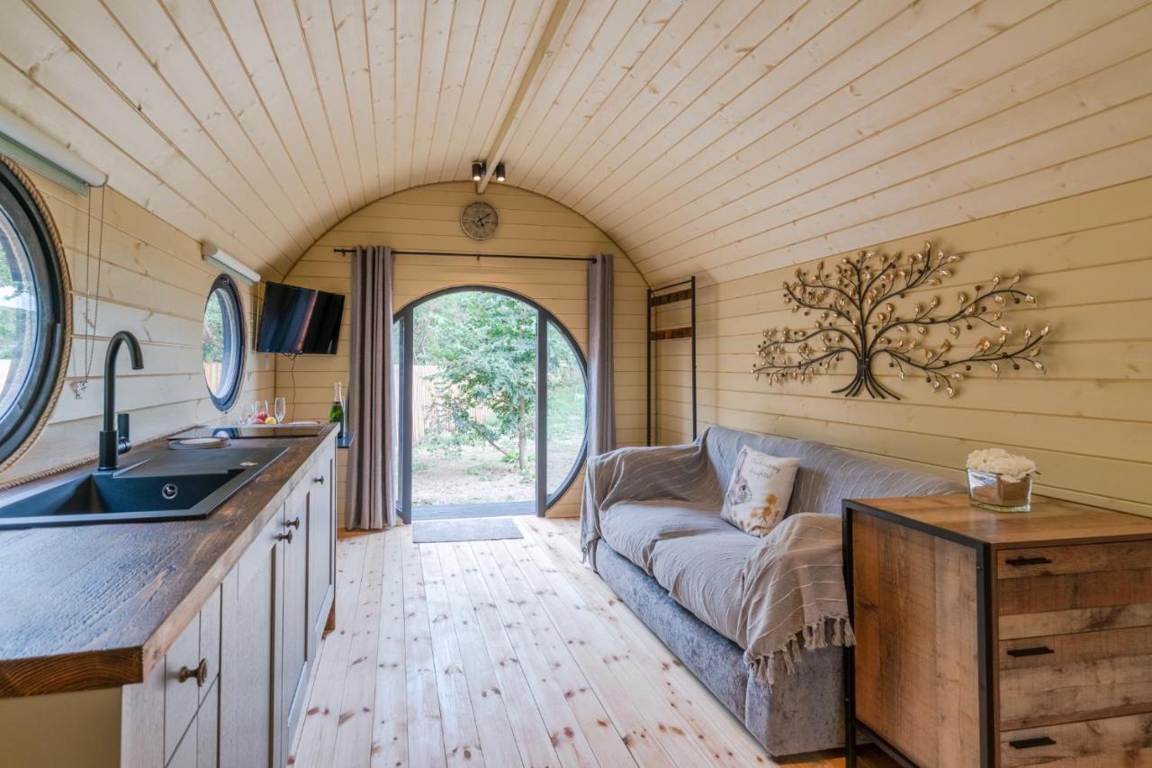 فيلا Laburnum Farm Estate Alderton  المظهر الخارجي الصورة